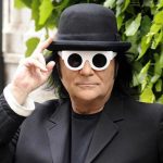 Renato zero Amici anni 70 Look Esistenzialista Trucco parrucco boa struzzo occhiali