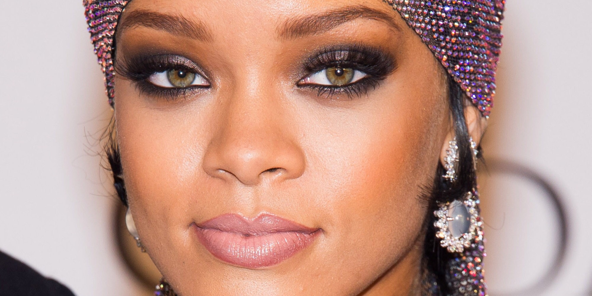 Rihanna cover cd anti musica Barbados drake chris brown pop MUSIC