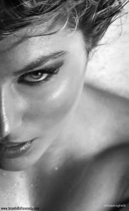 Copertina: La show girl Francesca Brambilla