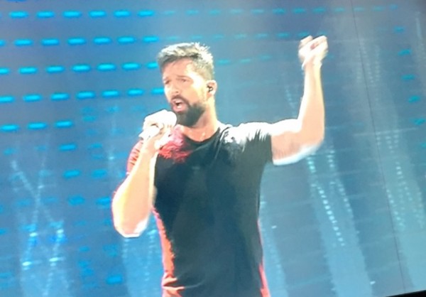 Ricky Martin Sanremo 2017 prima serata ospite internazionale gay omosessuale