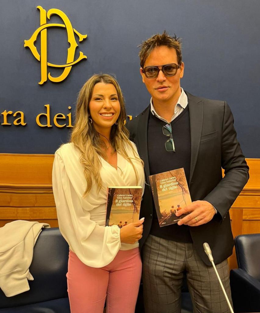 Claudia Conte presenta il nuovo romanzo di Gabriel Garko